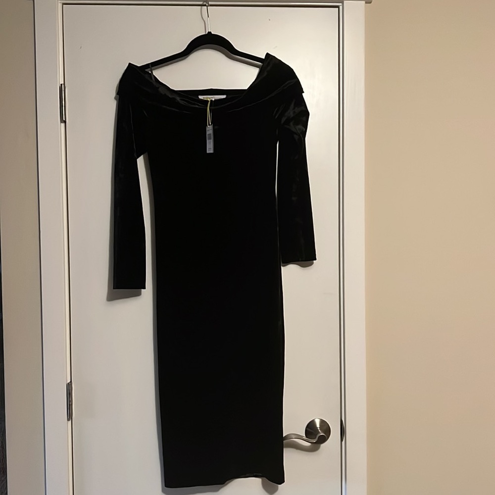 BCBG New With Tags beautiful velvet black off the shoulder dress ❤️